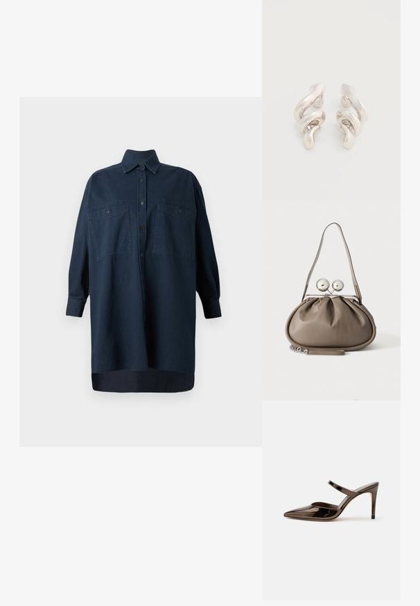 CLOSED Robe chemise - dark blue; Mule à talon haut marron foncé brillant à bout pointu avec une fine bride sur le coup de pied sur fond blanc uni.; Sac à main en cuir gris de forme arrondie, fermeture supérieure avec deux grandes sphères argentées, et une seule anse.; Boucles d'oreilles clips en métal argenté torsadé avec une finition lisse et brillante, présentant un design moderne et abstrait en spirale.