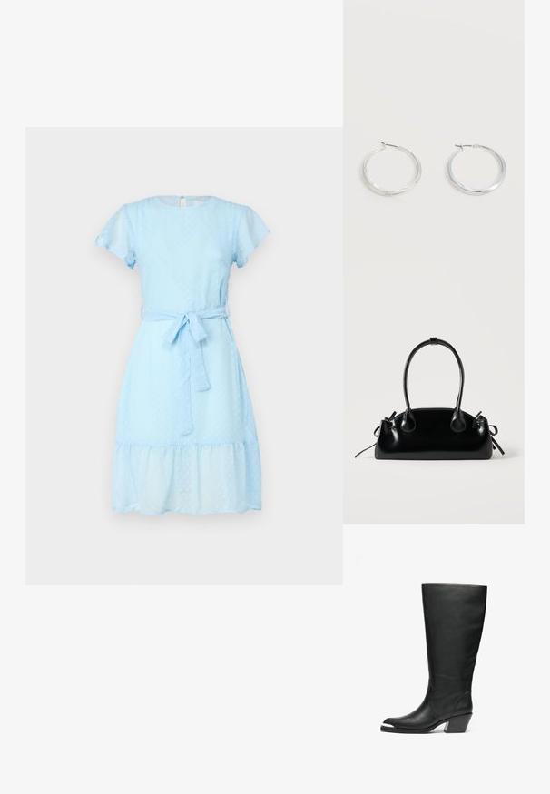 VILA VIMALIANA O NECK DRESS - Φόρεμα ημέρας - kentucky blue; Υψηλές μαύρες δερμάτινες μπότες με κλειστή μύτη και σχέδιο με κοψίματα. Διαθέτουν χοντρό τακούνι και λεία υφή. Σημαντική λεπτομέρεια στις πλευρικές πάνες.; Μικρή μαύρη γυαλιστερή τσάντα με δύο μακριές λαβές και λεπτομέρειες με ρυθμιζόμενο κορδόνι στο πλάι σε απλό ανοιχτό φόντο.; Ασημένια μεταλλικά σκουλαρίκια κρίκοι με λεία, ελαφρώς κυρτή επιφάνεια και κλειδαριά τύπου latch-back σε απλό λευκό φόντο.