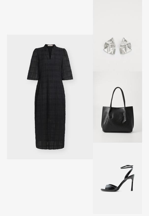 Schwarzes, knieumspielendes Kleid aus leichtem, strukturiertem Stoff mit Karomuster, ausgestattet mit kurzen Puffärmeln und einem Ausschnitt mit Schlitz.; Schwarze Sandalette mit hohem Absatz, offenem Zehenbereich, schlankem Stiletto-Absatz und Knöchelriemen mit Schnalle vor weißem Hintergrund.; Schwarze geflochtene Ledertasche mit zwei Griffen, strukturierte Form und subtiler glänzender Oberfläche vor einem schlichten hellen Hintergrund.; Silberne Metallohrringe mit einem wellenförmigen, skulpturalen Design, das eine polierte Oberfläche und unregelmäßige Formen aufweist, die eine zeitgenössische Ästhetik betonen.