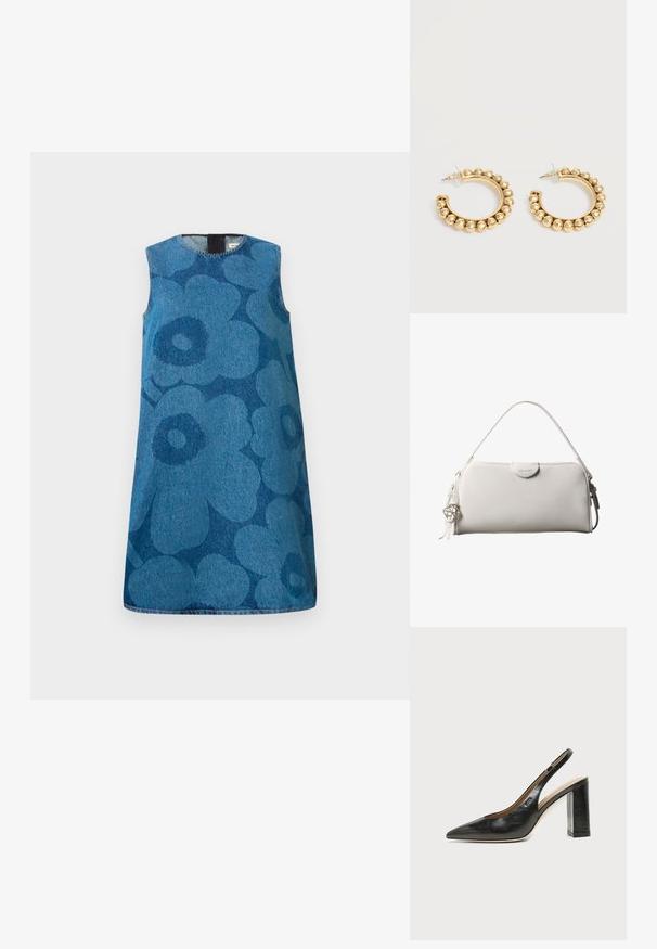 Udenærmet denimkjole med et blomstermønster i forskellige nuancer af blå. Har en rund halsudskæring og en lige pasform.; Sort læder peep-toe slingback sko med høj blokhæl og beige indvendig foring mod en ensfarvet lys baggrund.; Hvid rektangulær Calvin Klein håndtaske med enkelt håndtag, minimalistisk design og dekorative kvaster med geometrisk metalvedhæng på siden.; Et par guldfarvede creoler med afrundede perle-detaljer langs den ydre kant på en lys baggrund.