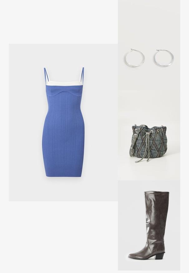 Robe en maille côtelée ajustée sans manches de couleur bleue avec fines bretelles et un accent blanc au niveau de l'encolure, longueur au genou, conçue pour les femmes.; Bottine en cuir gris foncé pour femmes grandes, avec un talon moyen et un bout arrondi, vue de côté sur fond blanc.; Sac seau en denim avec un motif matelassé en diamant, cordon de serrage gris, accents en métal argenté et texture douce, doté d'une bandoulière amovible.; Boucles d’oreilles créoles en métal argenté avec une surface lisse légèrement incurvée et des fermoirs à clapet sur un fond blanc uni.
