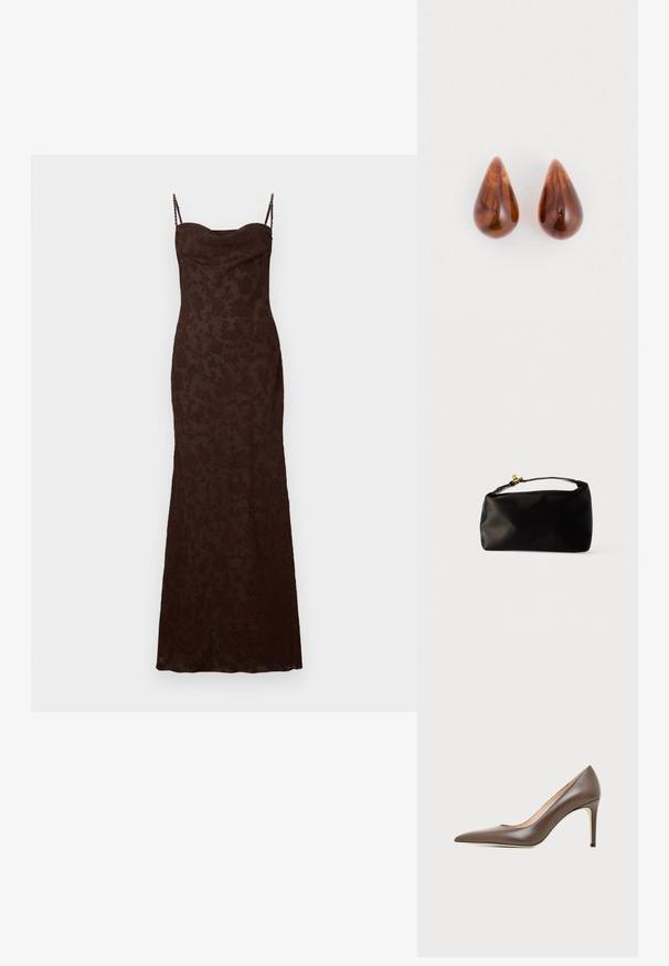 Robe maxi marron avec une texture florale délicate, des bretelles fines et ajustables, et une silhouette cintrée. Tissu lisse avec un léger éclat.; Chaussure à talon haut en cuir marron à bout pointu avec un talon aiguille fin et une finition lisse sur un fond clair.; Pochette en satin noir avec une forme arrondie, une anse supérieure et un fermoir en doré. Texture lisse avec un design minimaliste.; Une paire de boucles d'oreilles en forme de goutte d'eau, brillantes et marron, avec de subtils motifs plus foncés, sur un fond blanc.