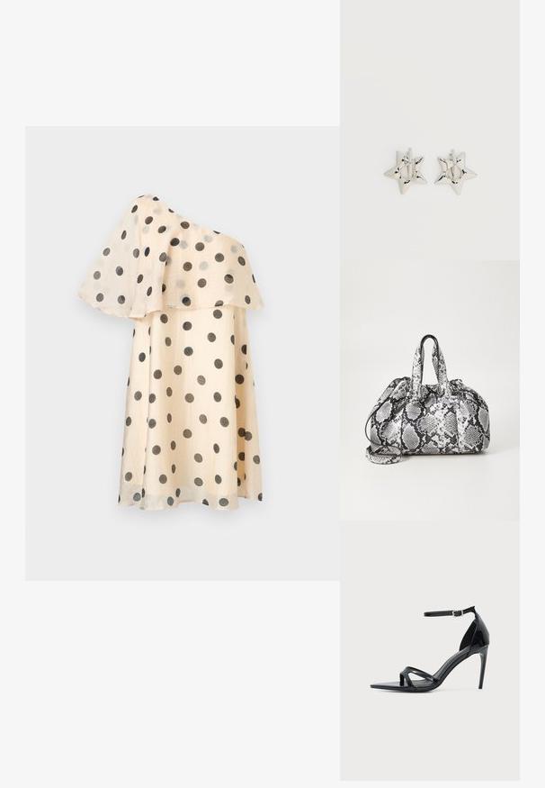 Robe beige asymétrique à pois noirs avec un volant fluide superposé sur la partie supérieure.; Sandale à talon haut en cuir verni noir avec fine bride à la cheville, bout ouvert et design minimaliste sur fond clair uni.; Sac à main en motif peau de serpent noir et blanc avec deux poignées, une fermeture à cordon et une bandoulière amovible. Texture lisse.; Boucles d’oreilles créoles en forme d’étoile argentée avec une finition lisse et polie sur un fond blanc uni.