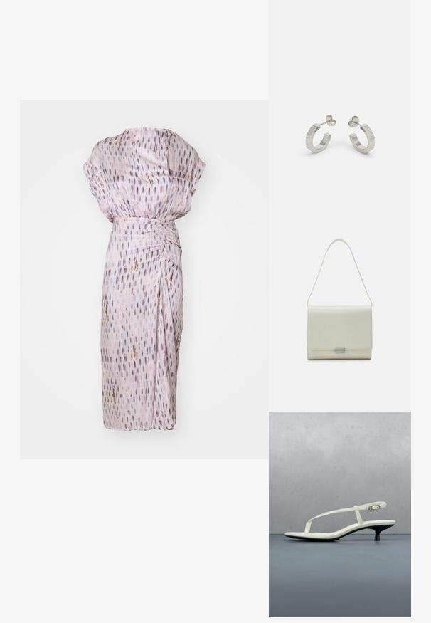 Helllila Kleid mit lockerer Passform, aus strukturiertem Stoff, mit vertikalen Mustern und einer gerafften Taille für eine schmeichelhafte Form.; Weiße Riemchenpantolette mit kitten heel und spitz zulaufender Zehenpartie, schwebt über einem Holzkachelboden im Freien mit verschwommenem Pflanzen- und Wandhintergrund.; Calvin Klein ARCHIVE SHOULDER BAG SHINY - Handtasche - ecru; Silberne Metall-Hoops mit strukturiertem Design, ausgestattet mit einem kleinen Steckverschluss und Branding an einem Hoop. Abgerundete Form mit glänzender Oberfläche.