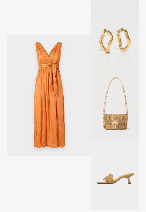 Maxi kjole i livlig orange crepe stof, med dyb V-hals, samlet liv og en knyttet talje for en defineret form og en flydende silhuet.; Beige mule med åben tå, lav kitten-hæl og en flettet, rund dekorationsrem over fronten.; Lille flettet håndtaske i strå med en guldfarvet rund lås og kæderem, vist mod en ensfarvet baggrund.; Guldfarvede hoops øreringe med en buet, uregelmæssig form og en glat, poleret overflade. Ingen synligt hardware eller dekorationer.