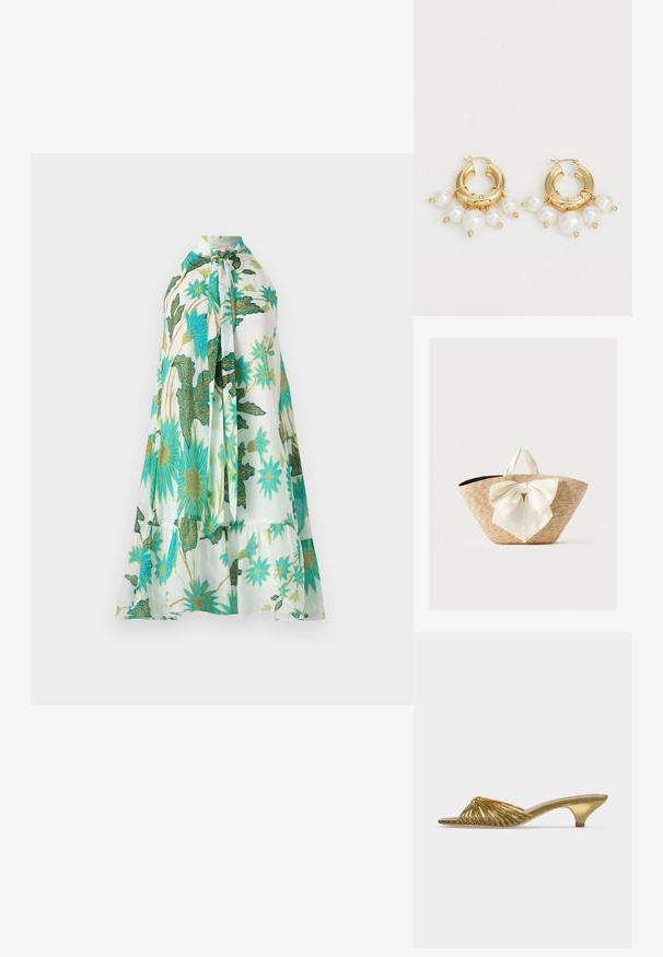 Blomsterkjole med halterneck, med hvid baggrund og levende blå og grønne blomsterdesigns, blødt stof og lagdelt design.; Guldfarvet mule sandal med åben tå, lav kittenhæl og knude-design på hvid baggrund.; Vævet stråtote taske med cremefarvede stofhåndtag og en stor dekorativ cremebue foran, mod en ensfarvet baggrund.; Guldøreringe i form af hoops med tre hængende hvide perler, sikret med metaltråde. Glat metallisk finish med en poleret overflade.