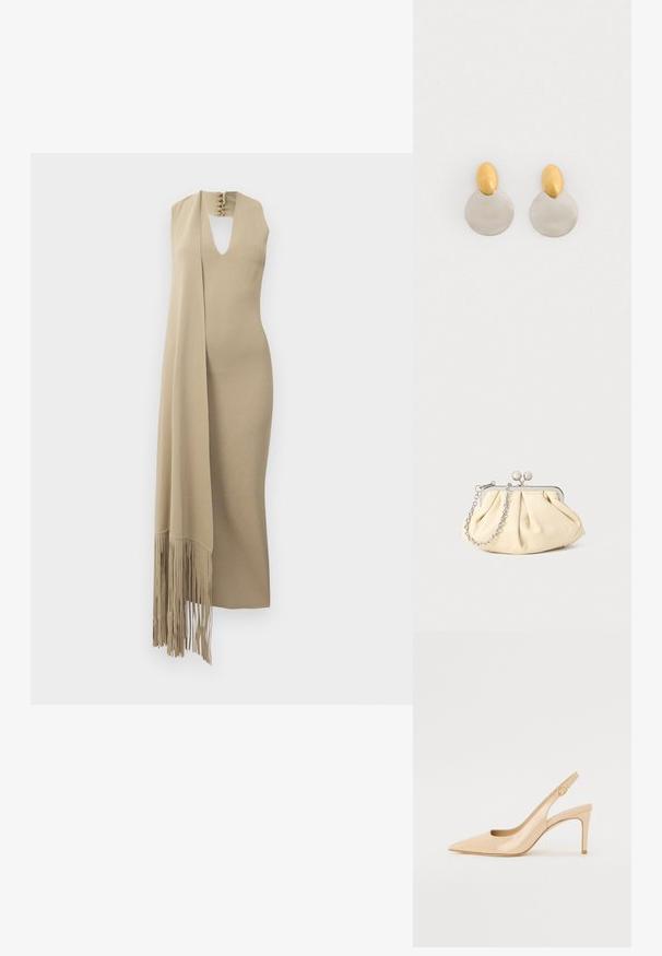 Sætløs beige maxikjole med nøglehulsudskæring og vedhæftet lang tørklæde med frynsedetaljer på den ene side.; Nude patenteret læder slingback hæl med spidse tæer, åben vamp og en tynd stiletto hæl. Har et cirkulært guldfarvet element på remmen.; Plisseret beige læderclutch med en sølvmetalramme, der har to runde dekorative låse og en sølvkædetrasporte.; Guld- og sølvmetalløreringe med en rund skivebund og et ovalt topstykke, glat tekstur og poleret finish.