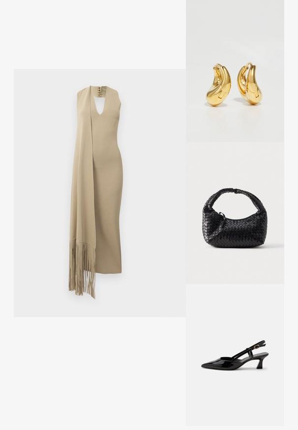 Sætløs beige maxikjole med nøglehulsudskæring og vedhæftet lang tørklæde med frynsedetaljer på den ene side.; Sort laklæderslingback med lille hæl, spids tå og justerbar guldlåsrem på hvid baggrund.; Sort flettet håndtaske med en rundet form, tekstureret finish og et buet håndtag. Har et diskret logo på forsiden.; Guldringeøreringe med en glat, buet form og poleret overflade. Udstyret med en lukkeanordning og lette fordybninger for detaljer.