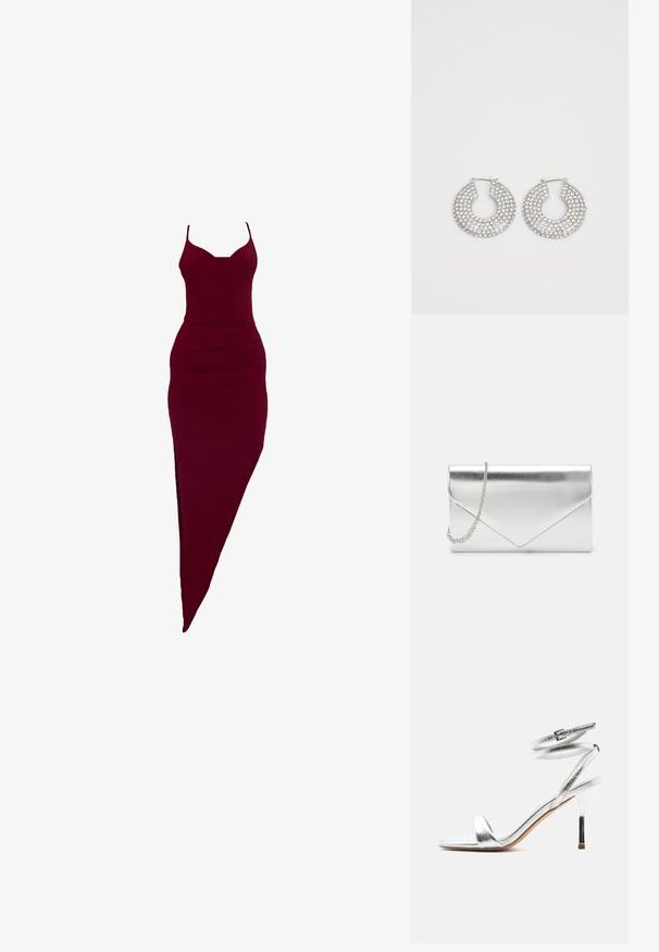 Bordeaux getailleerde jurk met spaghetti bandjes, voorzien van een zijnaad en geplooide details rond de taille, gemaakt van rekbaar materiaal.; Zilveren sandaal met hoge hak en enkelbandjes die rond de enkel wikkelen, met een dunne stilettohak, zijaanzicht op een witte achtergrond.; Zilveren metallieke clutch met een flapsluiting, envelopontwerp en een afneembare kettingriem. Gladde textuur met schuine naden.; Zilveren hoepeloorbellen versierd met meerdere heldere kristalaccenten, met een gestructureerd oppervlak en een open cirkelvormig ontwerp.