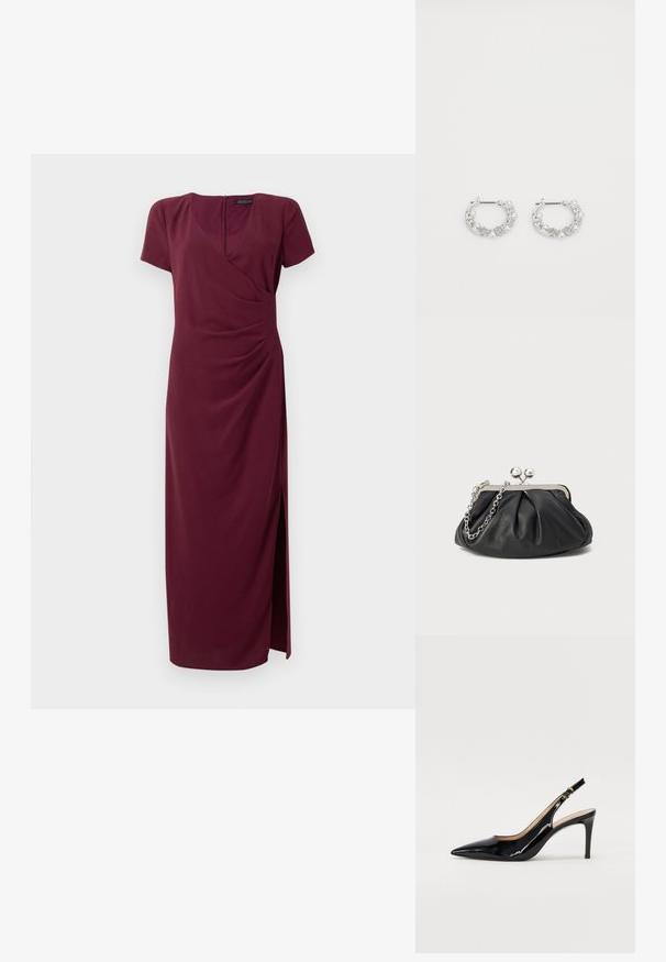 Bordeaux maxi jurk in gestructureerde stof, met een wikkeldesign, korte mouwen, een split aan de voorkant en een ritssluiting aan de achterkant.; Zwarte gepatineerde leren slingback pump met een puntige neus, slanke hak en een subtiel uitgesneden ontwerp. Bevat een gouden gesp op de band.; Zwarte leren clutch met geplooide textuur, zilverkleurig metalen frame, drukknopsluiting en kettingriem. Glad, zacht oppervlak.; Zilveren oorringen met parel- en kristalaccenten, met een gestructureerd oppervlak en een veilige postsluiting.