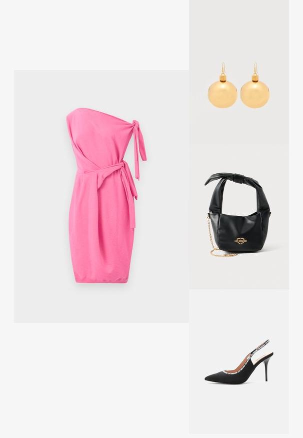 Rückenfreies pinkes Kleid aus weichem Stoff, mit einem gebundenen Taillenzug und einer figurbetonten Silhouette mit geripptem Saum.; Love Moschino LOGO TAPE - High Heel Pumps - black; Schwarze weiche Lederhandtasche von Love Moschino mit geknotetem Griff und goldenem Kettenriemen auf weißem Hintergrund.; Paar glänzende goldene Weihnachtskugel-Ohrringe mit Hakenverschlüssen auf einfachem weißem Hintergrund.