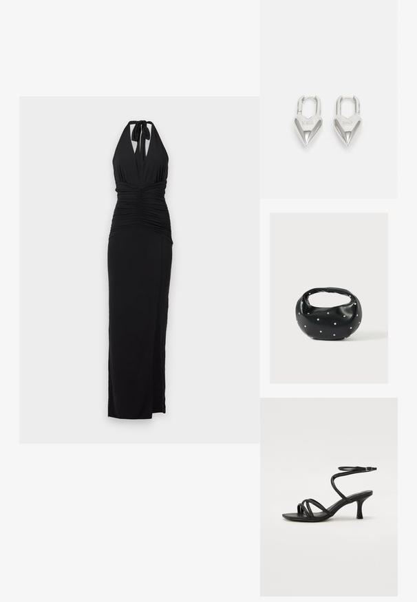 Robe de soirée noire à col halter avec détail froncé à la taille et ourlet longueur cheville sur un fond uni clair.; Even&Odd Wide Fit by Zalando Sandales - black; Sac à main en cuir noir de forme arrondie, décoré de clous argentés et équipé d'une poignée courte. Texture lisse et fermeture éclair.; Cadenas en forme de cœur en argent avec les inscriptions gravées "OUI" et "NON", finition polie, design symétrique et un robuste fermoir en métal.