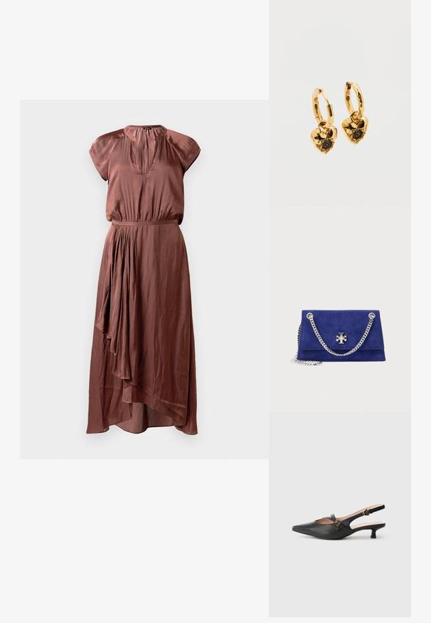 Mooie bruine midi-jurk van soepel materiaal, met korte kapmouwen, een geplooid middenstuk en een asymmetrische zoom met een vloeiende uitstraling.; Zwarte leren slingback pump met puntige neus, kleine hak, open ontwerp en goudkleurige gespdetail op het bandje.; Blauw suède clutch met zilveren kettingband en metalen logo-embleem op de voorflap.; Gouden creolen met hartvormige hangers. Elk hart heeft een getextureerd oppervlak en een centrale zwarte edelsteen in een klauwzetting.