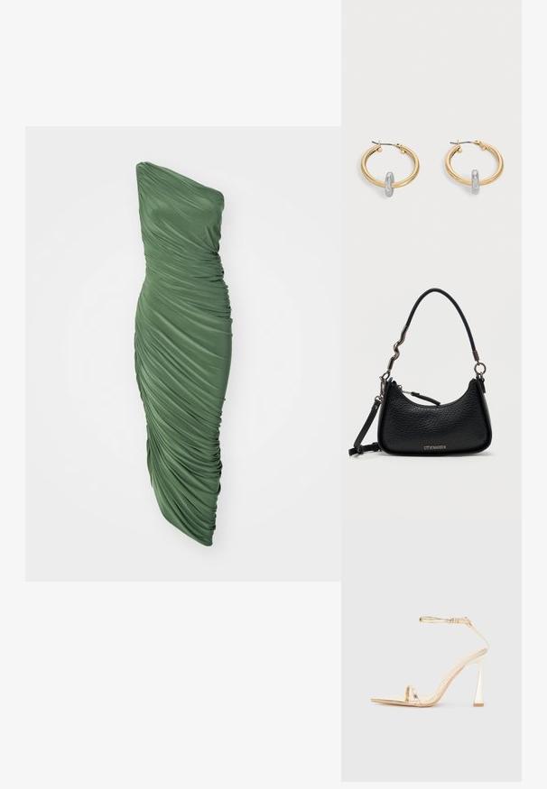 Grünes, einseitig trägerloses Kleid aus gerafftem, strukturiertem Stoff, das eine figurbetonte Silhouette hat, die bis zum Saum fließt.; Goldene High-Heelsandale mit spitzem Zehenbereich und schmalem Knöchelriemen. Verfügt über ein glänzendes Finish und einen skulpturalen, geometrischen Absatz.; Schwarze strukturierte Lederhandtasche von Steve Madden mit gebogenem Reißverschluss oben, kurzem unregelmäßigem Metall- und Ledergriff sowie abnehmbarem Schulterriemen.; Paar goldfarbene Creolen mit kleinem silberfarbenem Schlaufen-Detail an jeder, vor hellem grauem Hintergrund präsentiert.