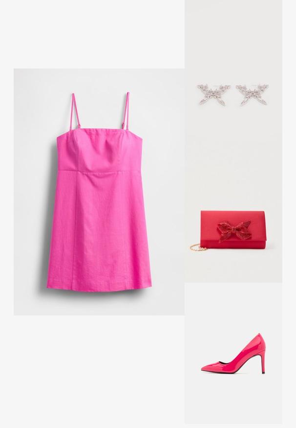 Robe rose sans manches avec des bretelles fines, un corsage ajusté et une jupe fluide. Conçue en tissu léger au toucher doux.; Pompe à talon aiguille en cuir verni rose vif avec un bout pointu et une silhouette épurée, dotée d'un fin talon stiletto et d'un intérieur noir.; Pochette en satin rouge avec un grand nœud pailleté sur le rabat et une courte chaîne dorée sur fond blanc.; Boucles d'oreilles ornées de cristaux roses avec des formes complexes et des accents métalliques. Design léger avec un motif en filigrane et des attaches à tige.