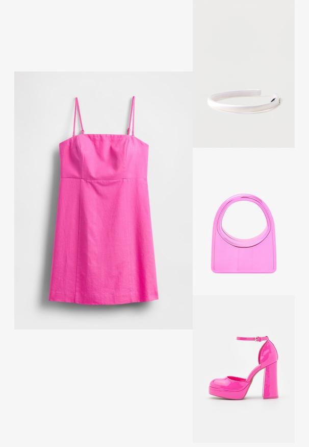 Lyserød ærmeløs kjole med tynde stropper, en tætsiddende overdel og et løstsiddende skørt. Fremstillet af letvægtsstof med en glat tekstur.; Call it Spring ANABELLE - Plateaupumps - dark pink; Rosa plastik tote taske med en glat, blank overflade og et buet håndtag. Firkantet bund og afrundet top, der har et sømløst design.; Hvid polstret satin hovedbånd med små rhinestone accenter i den ene ende, sat mod en ensfarvet lys baggrund.