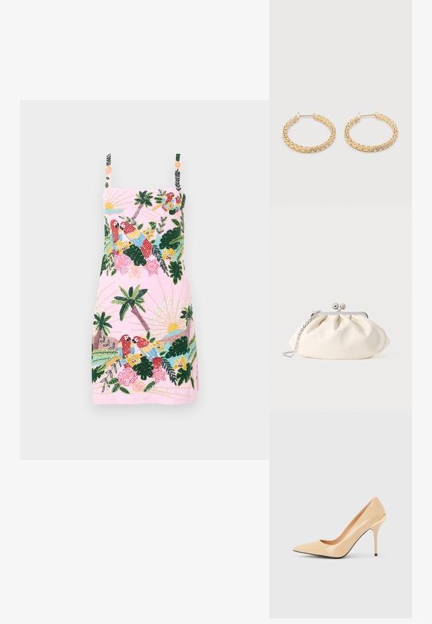 Robe rose sans manches avec broderie tropicale de perroquets, palmiers, fleurs et motifs de soleil sur le devant et les bretelles.; Escarpin à talon haut en cuir verni beige avec bout pointu et talon aiguille fin, orné d'un petit accent doré à l'arrière.; Pochette en tissu crème avec un design froncé, cadre en métal argenté, deux boules décoratives, et une bandoulière chaîne argentée.; Paire de boucles d'oreilles créoles en or ornées de pierres précieuses rondes et transparentes, présentées sur un fond blanc uni.
