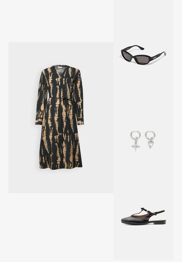 Vestido envolvente de manga larga con un patrón abstracto en negro y dorado, escote en V y un cinturón en la cintura, hecho de una tela texturizada.; Zapato plano slingback de cuero negro con T-correa y hebilla dorada sobre fondo neutro.; Gafas de sol negras con montura rectangular, lentes oscuros, material de plástico suave y un acento metálico en la patilla.; Pendientes de aro de plata con un charm de cruz y corazón. Textura suave y brillante con un acabado pulido. Cada charm cuelga de un lazo seguro.