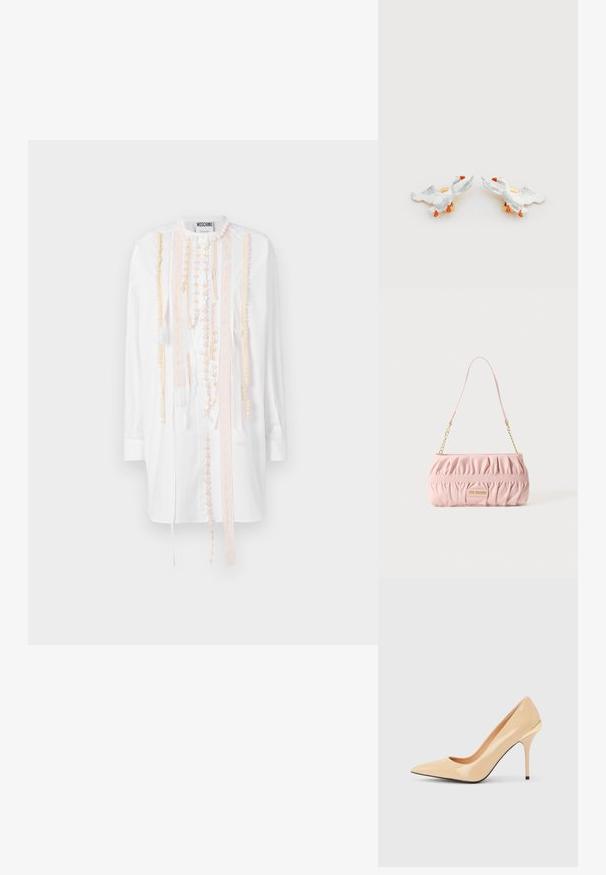 Hvid skjorte med intrikate broderier i ferskennuancer og faldende udsmykninger, lange ærmer og en afslappet pasform.; Beige laklæder pumps med høje hæle, spids tå og slank stiletthæl, med en lille guldaccent bagpå.; Lille pink ruched håndtaske med guldkæde og et rektangulært logo plade med teksten Love Moschino foran.; Keramiske andeformede ørestikker med hvide kroppe, orange næb og guldfarvet metal, med hævede vinger og detaljerede teksturer.