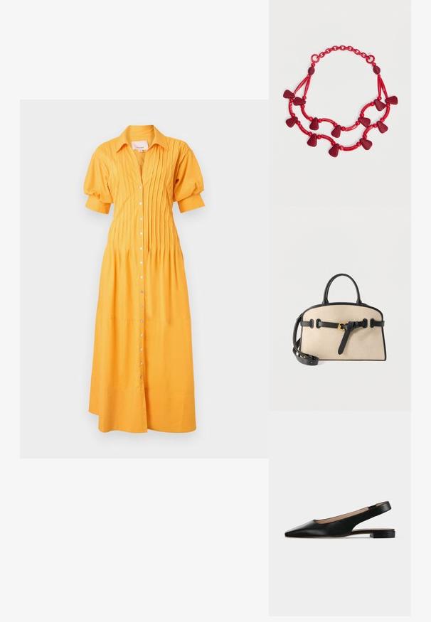 Cinq à Sept MONTY DRESS - Skjortekjole - papaya; Sort læder slingback flad sko med spids tå og lav firkantet hæl på hvid baggrund.; Beige stofhåndtaske med sort læderkant, håndtag og justerbar rem, med sort læderbælte og guldspænde foran.; Rødt halskæde med to rækker, der indeholder runde og aflange perler, teksturerede kegleformede vedhæng og en kædelås med led.