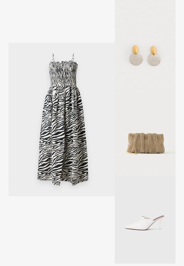Maxi-jurk met zebra-print, voorzien van een smock-borstel, verstelbare bandjes en een vloeiende rok. Gemaakt van lichte stoffen in zwart en crèmekleuren.; Witte mules met een puntige neus, geplooide textuur op het bovenwerk en een slanke naaldhak. Gladde oppervlakte en minimalistisch ontwerp.; Kleine gouden mesh clutch met een geplooid ontwerp en een deels zichtbare gouden kettingriem op een effen witte achtergrond.; Gouden en zilveren metalen oorbellen met een ronde schijfbasis en een ovale bovenstuk, gladde textuur en gepolijste afwerking.