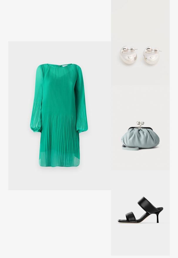 Vestido verde plisado con mangas largas tipo globo y escote redondo. La tela es ligera y transparente, con una silueta fluida.; Sandalia mule de cuero negro con dos tiras anchas y un tacón de aguja delgado de altura media sobre un fondo claro y sencillo.; Pequeño monedero de cuero azul claro con cierre metálico plateado tipo kiss-lock y correa corta para la muñeca sobre un fondo liso.; Par de pendientes llamativos de aro grueso plateado brillante con cierre de poste sobre un fondo blanco liso.