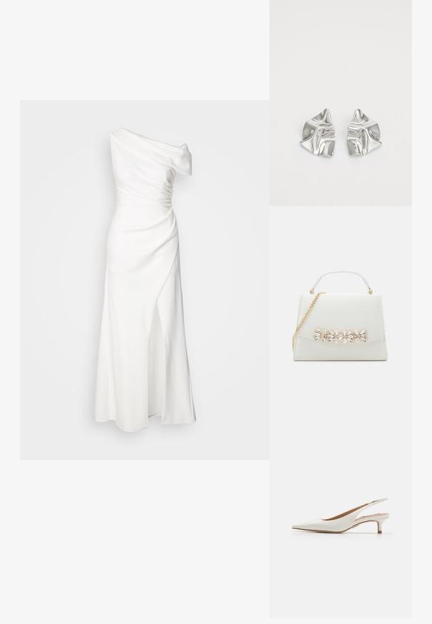 Eén-schouder witte jurk met gedrapeerde stof, een aansluitende taille en een zijsplit. Gladde textuur en een vloerlange design, wat zorgt voor een elegante silhouette.; Steve Madden KARI - Klassieke pumps - white; Witte faux leren handtas met een gestructureerde vorm, met een gouden kettinghengsel en een decoratieve edelsteenversiering aan de voorkant.; Zilveren metalen oorbellen met een golvend, sculpturaal ontwerp, voorzien van een gepolijste afwerking en onregelmatige vormen, die een hedendaagse esthetiek benadrukken.