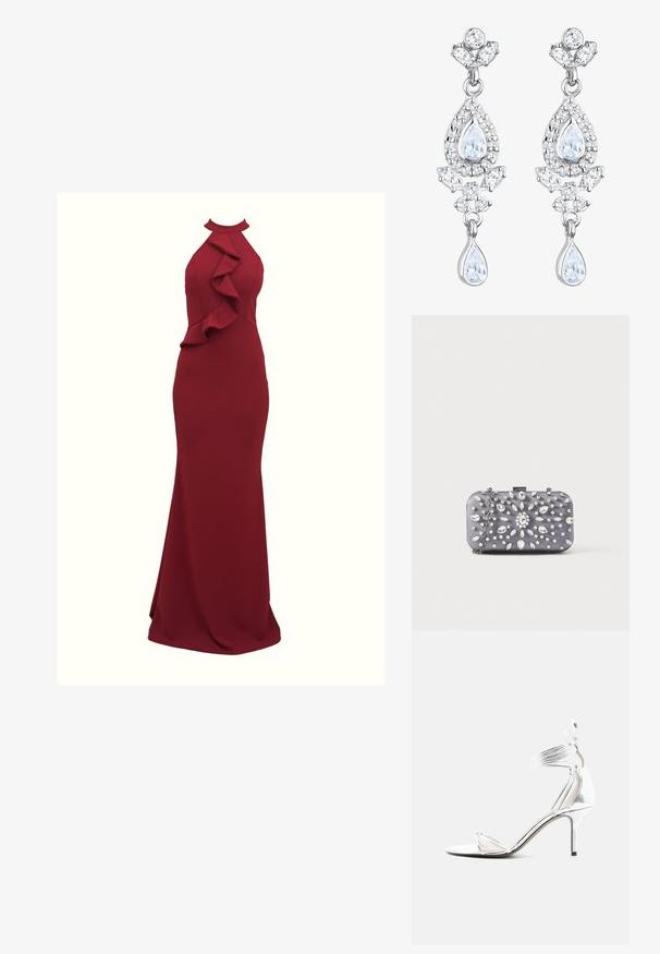 Burgunderfarbendes Neckholder-Kleid mit Rüschendetails an der Seite; figurbetonende Silhouette; aus glattem, dehnbarem Stoff gefertigt; bodenlanger Schnitt.; Silberne High-Heel-Sandale mit dünnen Riemchen, Knöchelriemen und schlankem Stilettoabsatz auf weißem, einfarbigem Hintergrund.; Kleine rechteckige dunkelgraue Clutch, verziert mit klaren Strasssteinen in einem strahlenförmigen Muster und einem silbernen Kettenriemen.; Elli ANTIQUE DROP - Ohrringe - weiß