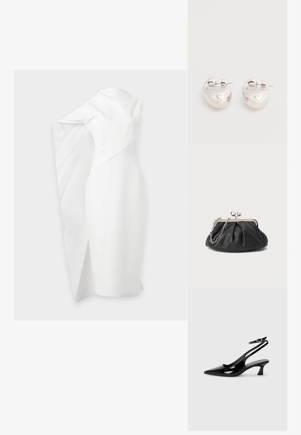 Robe blanche asymétrique avec une silhouette ajustée et une cape dramatique drapée sur un bras, longueur au genou avec une fente subtile sur un côté.; Escarpins à brides arrière en cuir verni noir, à bout pointu, avec un petit talon carré et une sangle de cheville ajustable dotée d'une boucle dorée.; Porte-monnaie en cuir noir avec texture froncée, cadre en métal argenté, fermeture à verrouillage kiss-lock et bandoulière en chaîne. Surface lisse et douce.; Paire de boucles d'oreilles argentées brillantes et épaisses avec fermoirs à tige, sur fond blanc uni.
