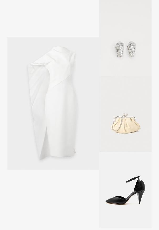 Robe blanche asymétrique avec une silhouette ajustée et une cape dramatique drapée sur un bras, longueur au genou avec une fente subtile sur un côté.; Escarpin en cuir noir à bout pointu avec bride à la cheville et talon conique sur fond blanc.; Pochette en cuir beige plissé avec un cadre en métal argenté, dotée de deux fermoirs ronds décoratifs et d'une chaîne en argent.; Boucles d'oreilles en clip argentées avec un design en spirale, présentant une texture métallique lisse et des formes arrondies. Pas d'embellissements ou de motifs visibles.