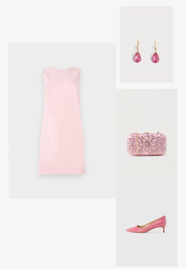 Vestido sin mangas de suave tejido rosa, con una forma A-line simple, escote redondo y textura lisa sin patrones ni adornos.; Zapato de salón de piel rosa con punta puntiaguda, tacón bajo y textura suave. Presenta un recorte en el lateral y un diseño minimalista.; Clutch de satén rosa con adornos de joyas, forma rectangular, cadena dorada y cierre de broche, con un diseño floral en strass.; Pendientes de gancho de oro con grandes piedras preciosas rosas en forma de lágrima y pequeñas piedras redondas y transparentes encima de las gotas sobre un fondo liso.