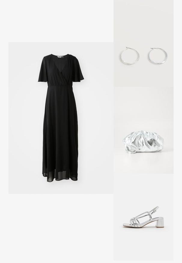 Schwarzes Maxikleid aus leichtem Stoff, mit einem Wickelausschnitt, V-Ausschnitt, kurzen Schmetterlingsärmeln und einem fließenden Rock.; Silberne Sandalen mit Absatz, die ein schlüpfriges Design und eine Knoten-Detail vorne haben. Sie verfügen über einen Blockabsatz und einen verstellbaren Knöchelriemen.; Metallisch silberne Clutch-Tasche mit einem weichen, gerafften Körper und einem dünnen Schultergurt. Sie verfügt über eine glatte, glänzende Textur und eine abgerundete Form.; Silberne Metallcreolen mit glatter, leicht gebogener Oberfläche und Klappverschluss vor schlicht weißem Hintergrund.