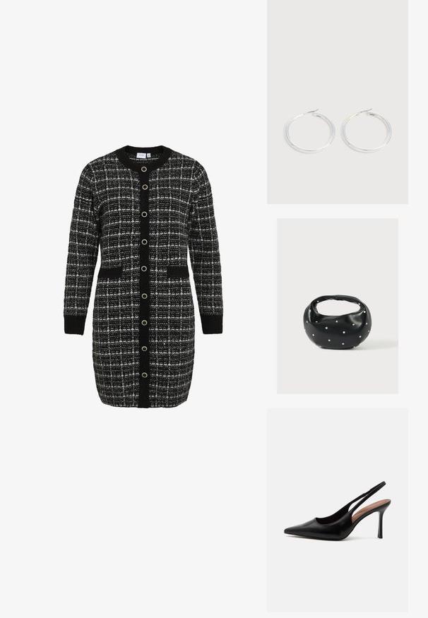 Schwarz-weißer karierter Cardigan mit rundem Kragen, langen Ärmeln, Vorderentaschen und kontrastierendem schwarzen Knopfverschluss. Strickstruktur.; Schwarzer Leder-Pumps mit spitzer Schuhspitze, dünnem Stiletto-Absatz und offenem Fersenriemen auf weißem Hintergrund.; Schwarze Lederhandtasche mit abgerundeter Form, verziert mit silbernen Nietenakzenten und kurzem Griff. Glatte Struktur und Reißverschlussverschluss.; Paar glänzende silberne Creolen mit dünnen Drahtverschlüssen, dargestellt vor einem hellgrauen Hintergrund.