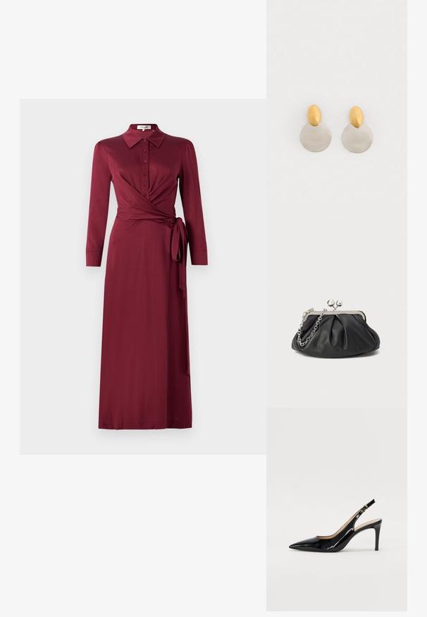 Bordeaux wikkeljurk met een kraag, lange mouwen, knoopsluiting aan de voorkant en strikdetail in de taille. Gladde stof met een flatterende silhouet.; Zwarte gepatineerde leren slingback pump met een puntige neus, slanke hak en een subtiel uitgesneden ontwerp. Bevat een gouden gesp op de band.; Zwarte leren clutch met geplooide textuur, zilverkleurig metalen frame, drukknopsluiting en kettingriem. Glad, zacht oppervlak.; Gouden en zilveren metalen oorbellen met een ronde schijfbasis en een ovale bovenstuk, gladde textuur en gepolijste afwerking.