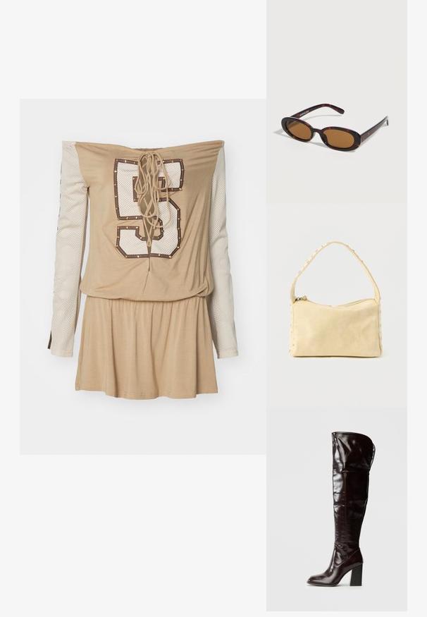 Beige schulterfreies Kleid mit geschnürtem Rücken, ausgestattet mit weißen Netzlangärmeln und einer großen, mit Nieten verzierten, aufgedruckten Nummer "5".; Kniehohe, glänzende Stiefel aus burgunderfarbenem Leder mit quadratischer Spitze und Blockabsatz, mit einem lässigen Design und minimalen Nähten.; Oval geformte Sonnenbrille im Schildpatt-Design mit braunen getönten Gläsern und dünnen Bügeln, liegend auf einer weißen Oberfläche.; Kleine beige Ledertasche mit einem einzigen Riemen und silbernen Nieten entlang der Kanten und des Riemens, vor einem schlichten Hintergrund.