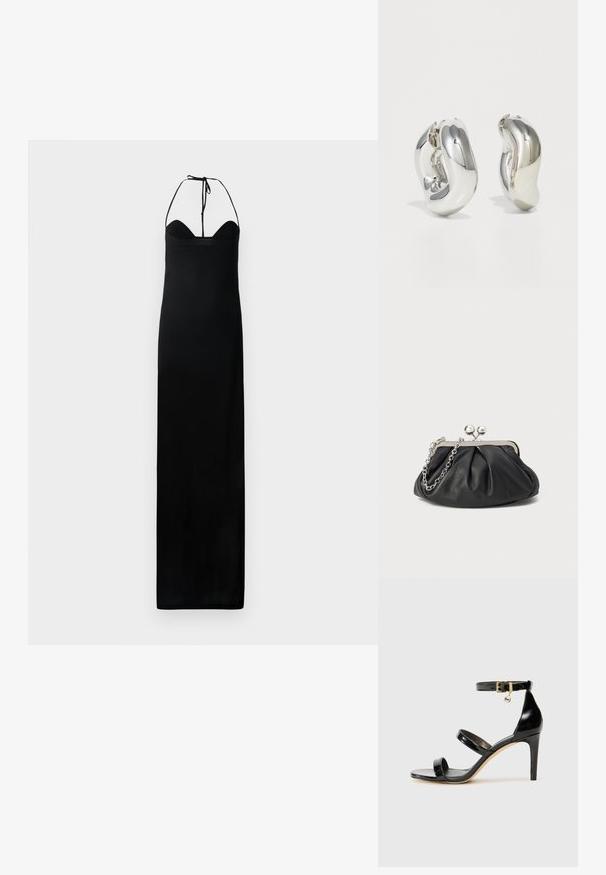 Robe maxi noire avec un corsage ajusté, des liens autour du cou en halter et une texture lisse et élégante. Présente une silhouette droite sans ornements.; Sandale en cuir verni noir avec trois brides, boucle de cheville et talon aiguille de 10 cm. Présente un détail en métal doré et un charm logo.; Porte-monnaie en cuir noir avec texture froncée, cadre en métal argenté, fermeture à verrouillage kiss-lock et bandoulière en chaîne. Surface lisse et douce.; Boucles d'oreilles sculpturales en argent avec des formes douces et courbes et des surfaces réfléchissantes. Présentent un design de boucle fermée et une forme organique distincte.