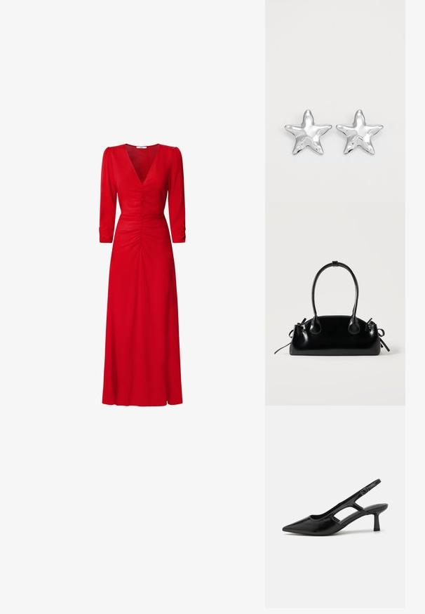 Robe rouge avec un décolleté en V, des manches trois-quarts et des détails froncés à la taille et dans le dos. Le tissu semble lisse et léger.; Escarpins noirs à talon ouvert avec un embout pointu, fabriqués en matériau brillant, présentant des accents découpés et un talon modéré pour un bon soutien.; Petit sac à main noir brillant avec deux longues anses et des détails à cordon sur les côtés sur un fond clair uni.; Boucles d'oreilles argentées en forme d'étoile, avec une surface lisse et brillante. Chaque boucle d'oreille possède cinq pointes et des détails subtils de texture de surface.