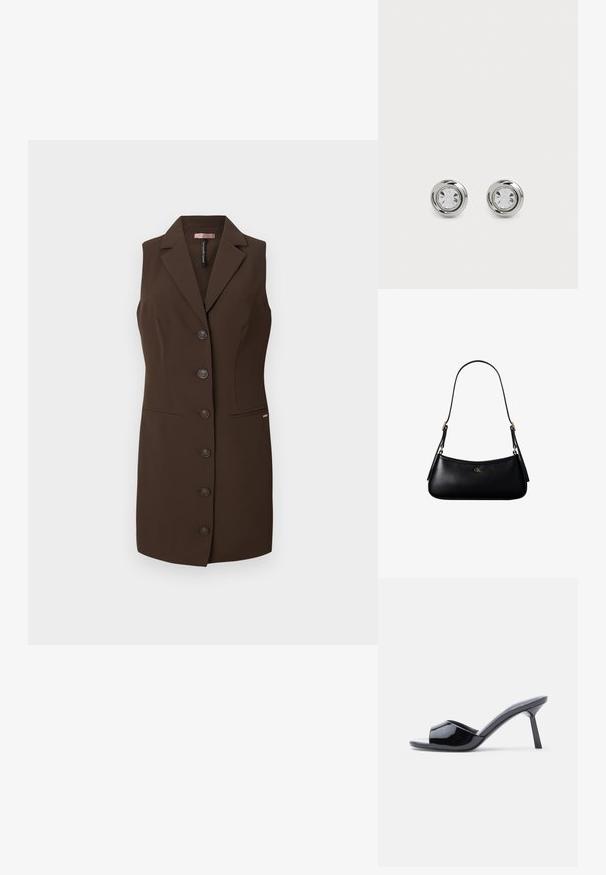 Bruine mouwloze vest met een getailleerd ontwerp, uitgesneden revers en zes knoopsluitingen. Bevat twee voorzakken en heeft een zachte textuur.; Zwarte lakleren open-teen sandalen met hak, met een gebogen bovenkant ontwerp en een taps toelopende naaldhak. Gladde glanzende afwerking.; Zwarte leren mini schoudertas met een dun riempje en klein goudkleurig CK-logo aan de voorkant in het midden.; Zilveren metalen studoorbellen met ronde heldere kristallen, met een gladde gepolijste afwerking en een cirkelvormig ontwerp met subtiele verhoogde randen.