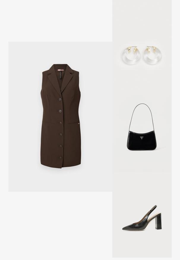 Brauner ärmelloser Weste mit tailliertem Schnitt, Reverskragen und sechs Knopfverschlüssen. Verfügt über zwei Fronttaschen und eine glatte Textur.; Schwarzer Leder-Slingback-Schuh mit spitzer Kappe, hohem Blockabsatz und beigegefüttertem Innenraum vor hellem, einfarbigem Hintergrund.; Schwarze Schultertasche aus Lackleder mit schmalem Riemen, dreieckigem Guess-Logo vorne und einem Reißverschluss oben.; Klares Acryl-Hoop-Ohrringe mit Metalldetails in Goldton und polierter Oberfläche. Verfügt über ein glattes, rundes Design.