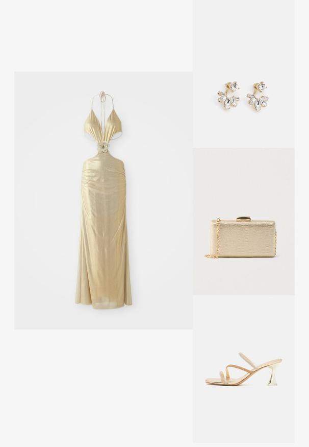 Metallic guld halterneck kjole med en dyb udskæring, samlet tekstur og en blomsterknude detalje i taljen, der flyder ned til en lang nederdel.; Stiletto sandaler med remme og en metalisk gylden finish, slanke rhinestone dekorationer og et unikt buet hældesign.; Rektangulær clutch i guldfarve med tekstureret overflade, guldlås på toppen og en tynd guldkæde som rem, sat mod en ensfarvet baggrund.; Marchesa Øreringe - gold-coloured