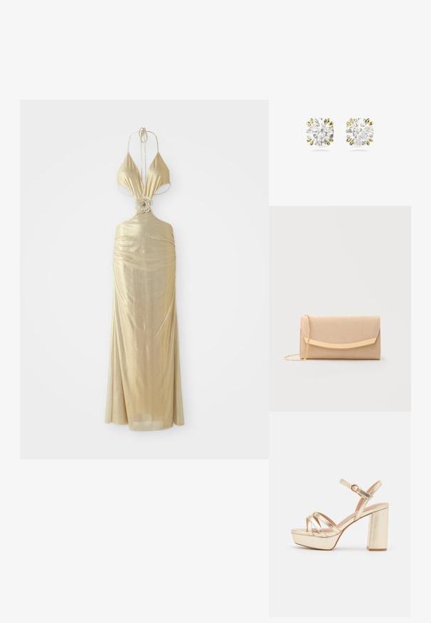 Metallieke gouden halterjurk met een diep uitgesneden halslijn, geplooide textuur en een bloemenknoopdetail bij de taille, vloeiend naar een lange rok.; Gouden metalen platform sandalen met een hoge blokhak, meerdere kruislings verlopende banden en een verstelbare enkelband. Glad oppervlak.; Beige rechthoekige clutch met een gouden gebogen sluiting en een dun gouden kettingbandje op een lichte achtergrond.; Diamant oorstekers met ronde stenen, gezet in zes-voudige gele gouden zettingen, met een transparante, sprankelende oppervlakte.