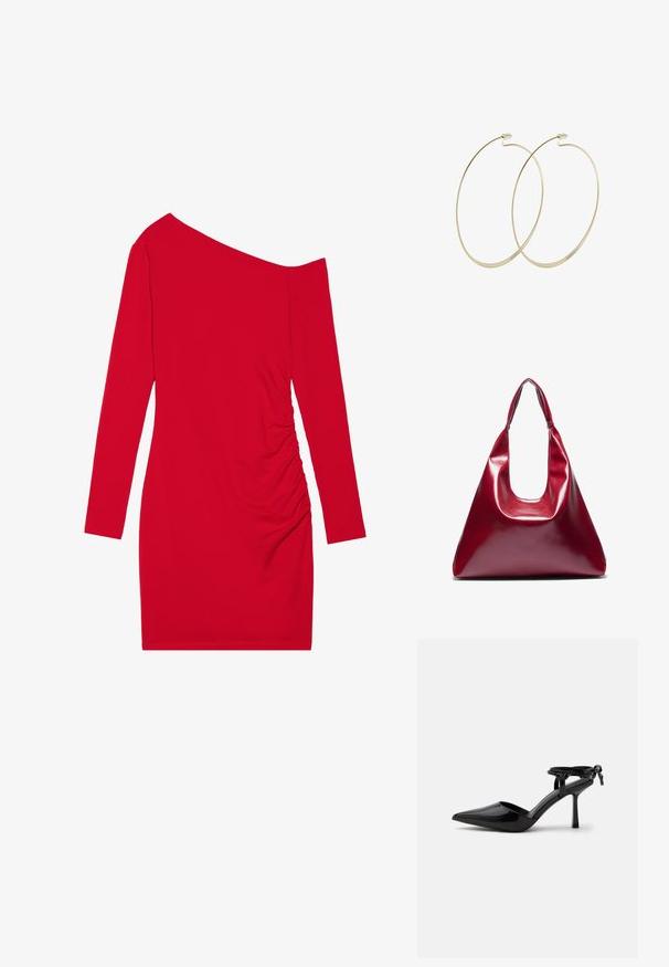 Vestido rojo de manga larga con escote asimétrico, textura fruncida en un lado y silueta ajustada. Está hecho de un tejido elástico.; Zapato de tacón alto de cuero charol negro con punta puntiaguda y correa en el tobillo atada en un nudo en la parte trasera, mostrado sobre un fondo blanco liso.; Bolso de piel sintética rojo brillante con forma triangular, abertura superior amplia y un asa curva. Textura suave con detalles de costura mínimos.; Pilgrim Pendientes - gold-coloured