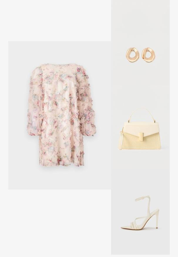 Vestido floral hecho de una tela ligera y transparente con mangas con volantes. Presenta una paleta de colores pastel con patrones florales en rosa, azul y verde.; Sandalias de tacón alto beige con punta estrecha, que cuentan con tres tiras frontales y una tira delgada en el tobillo con hebilla. Textura lisa, diseño minimalista.; Bolso de color crema con textura tejida, cierre rectangular dorado, asa superior y correa de muñeca desmontable sobre un fondo blanco liso.; Par de pendientes de aro de metal en tono dorado pulido, de forma irregular y con centro abierto, sobre un fondo blanco liso.