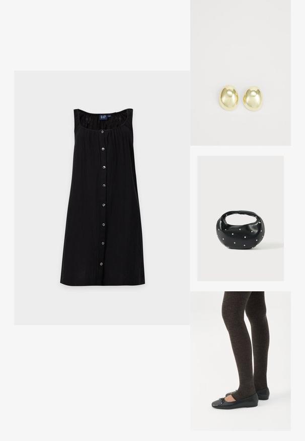 Robe noire sans manches avec boutons devant, encolure dégagée et coupe décontractée. Étiquette bleue GAP visible à l’intérieur du col.; Jambes portant des leggings côtelés foncés associés à des ballerines noires avec de petits détails en nœud sur fond blanc.; Sac à main en cuir noir de forme arrondie, décoré de clous argentés et équipé d'une poignée courte. Texture lisse et fermeture éclair.; Boucles d'oreilles en métal doré avec une forme lisse et arrondie et une finition polie. Design simple sans embellissements supplémentaires.