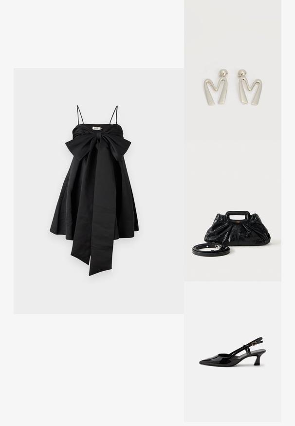 AMUR ROSE BABY DOLL DRESS - Koktailové šaty/večierkové šaty - black; Čierny lesklý lodička so strapcom na päte s nízkym podpätkom, špicatou špičkou a nastaviteľným zlatým remienkom na bielom pozadí.; Malá čierna kožená kabelka s nariasenou textúrou, obdĺžnikovou rukoväťou a odnímateľným tenkým ramenným popruhom položená vedľa nej.; Pár strieborných kovových náušníc v tvare uhľovitého písmena M s zaoblenými zapínaniami na bielom pozadí.