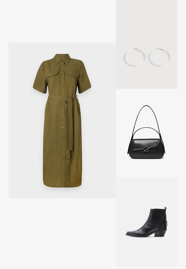 Khaki Hemdkleid, kurze Ärmel, Knopfleiste, zwei Brusttaschen, tailliert mit Gürtel, mittellang, glatte Stoffoberfläche.; Schwarzer Leder-Stiefeletten mit spitzer Kappe, strukturierten Fransenakzenten an der Seite und niedrigem Blockabsatz. Glatte Oberfläche mit elastischem Einsatz.; Schwarze Lederschultertasche mit einer geschwungenen Klappe, die durch einen runden Metallverschluss gesichert ist, und einem schlanken, verstellbaren Riemen.; Paar glänzende silberne Creolen mit dünnen Drahtverschlüssen, dargestellt vor einem hellgrauen Hintergrund.