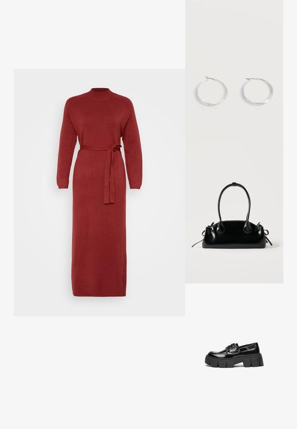 Robe en tricot rouge à manches longues avec un col haut et une taille ceinturée. Présente une coupe droite et des poignets côtelés, fabriquée en tissu doux.; Mocassin en cuir verni noir avec une semelle plateforme épaisse noire et des œillets décoratifs. Texture lisse avec un bout arrondi et un détail de lacets.; Petit sac à main noir brillant avec deux longues anses et des détails à cordon sur les côtés sur un fond clair uni.; Boucles d’oreilles créoles en métal argenté avec une surface lisse légèrement incurvée et des fermoirs à clapet sur un fond blanc uni.