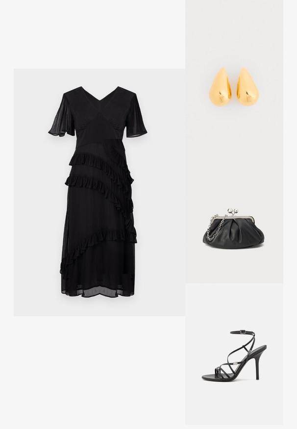 Schwarzes Midikleid mit V-Ausschnitt, kurzen schwingenden Ärmeln und diagonal geschichtetem Rüschendetail an Vorder- und Rockteil.; Schwarze High-Heel-Sandale mit dünnen Riemen, einem Knöchelverschluss, einer glatten Lederoberfläche und einem schlanken Stiletto-Absatz.; Schwarze Leder-Clutch mit geraffter Textur, silberfarbener Metallrahmen, Druckverschluss und Kettenriemen. Glatte, weiche Oberfläche.; Goldene Tropfenohrringe mit einer glatten, polierten Oberfläche und gerundeten Unterseiten, die das Licht mit einem glänzenden Finish reflektieren.