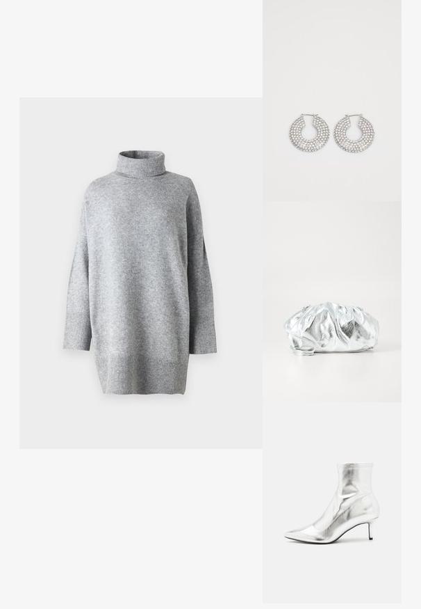 Grauer Rollkragenpullover aus strukturiertem Strickstoff, mit Dreiviertelärmeln und gerippten Bündchen, locker geschnitten und mit seitlichen Schlitzen.; Silberne metallische Knöchelstiefel mit spitzem Zeh und schmalem Absatz. Bietet eine enge Passform und eine glatte, glänzende Textur. Nahtakzente an der Oberseite.; Metallisch silberne Clutch-Tasche mit einem weichen, gerafften Körper und einem dünnen Schultergurt. Sie verfügt über eine glatte, glänzende Textur und eine abgerundete Form.; Silberne Creolen, verziert mit mehreren klaren Kristallverzierungselementen, mit einer strukturierten Oberfläche und einem offenen, kreisförmigen Design.