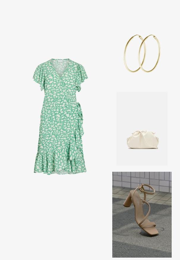 Grøn kjole med et omslagsdesign, korte volangerærmer og hvide abstrakte pletter. Har en svajet kant og en sidelukning til tilpasning af pasform.; Beige sandal med stropper og høj blokhæl, svævende over asfalt ved en baggrund af flisebelagt væg.; Blød, cremefarvet læder clutch taske med samlet, rynket design og en tynd skulderrem, der hviler foran på en ensfarvet baggrund.; Guld hoops øreringe med et glat, rundt design og en blank finish. Letvægts konstruktion med en sikker låsemekanisme.